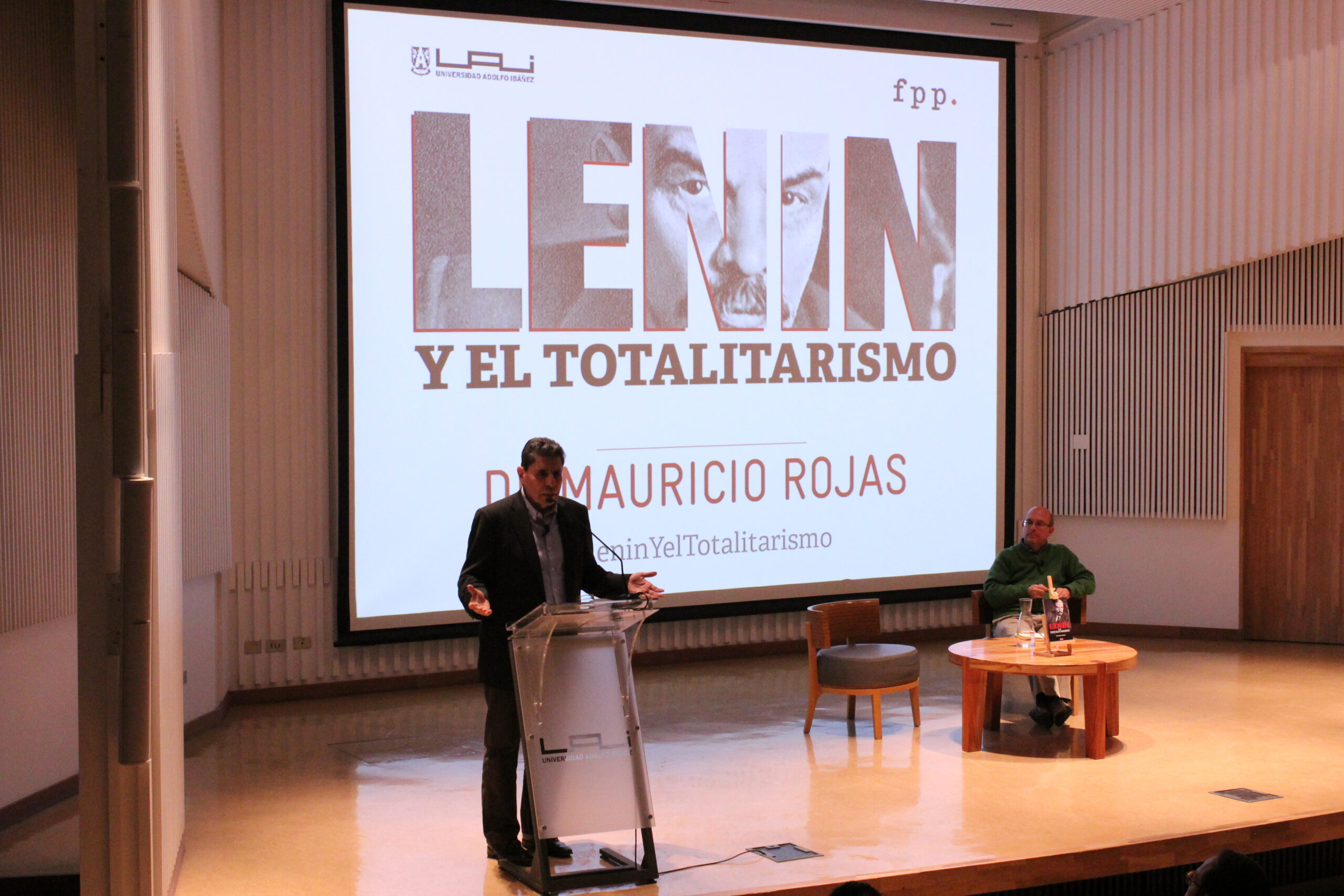 Lanzamiento del libro: "Lenin y el totalitarismo" de Mauricio Rojas en Viña del Mar.
